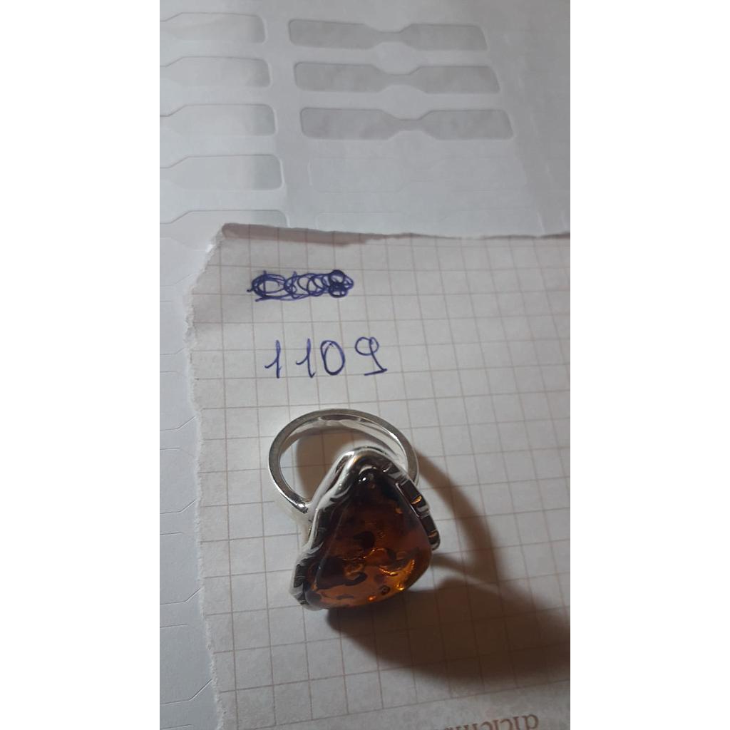 Anillo Pied. Nat. Ámbar  1109