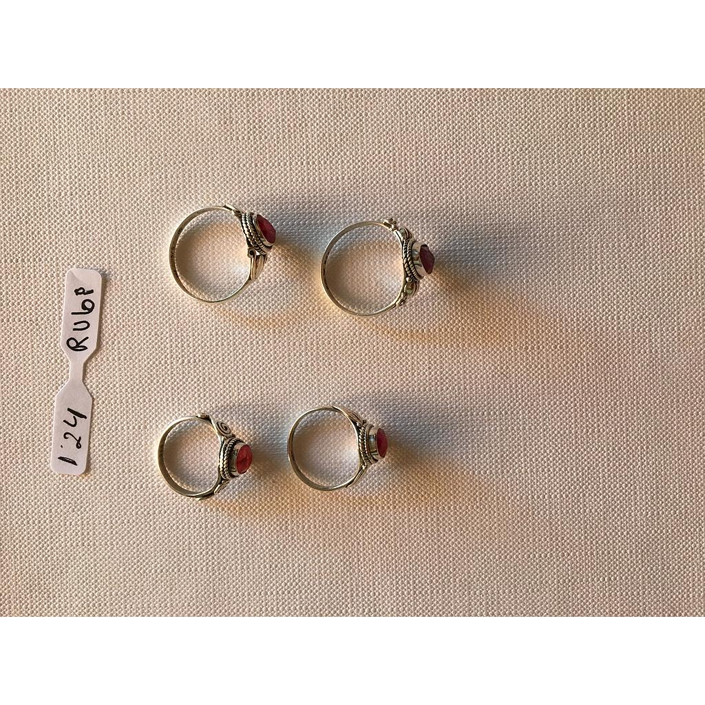 Anillo Pied. Nat. Rubí 124