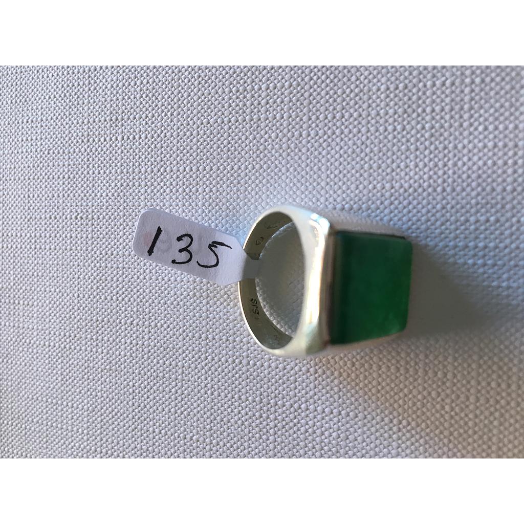 Anillo Pied. Nat. Grande Jade Rect. 135